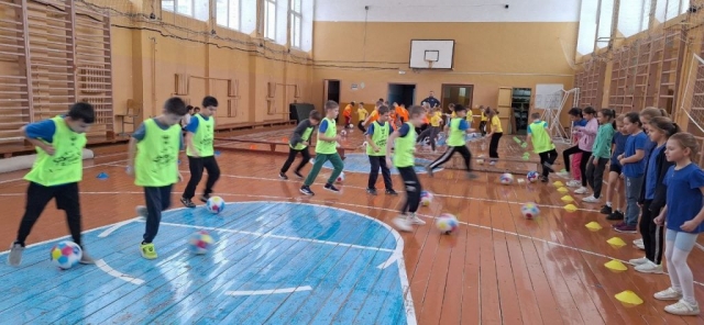 Проект "Футбол в школу"